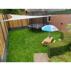 Shadow Comfort Driehoek 4,5x5x5,5m Desert Storm -Tuinmeubel Winkel 1000036134 0111